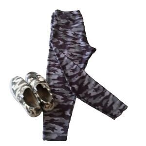 Onzie 12” High-rise 7/8 Camouflage Leggings Size XL